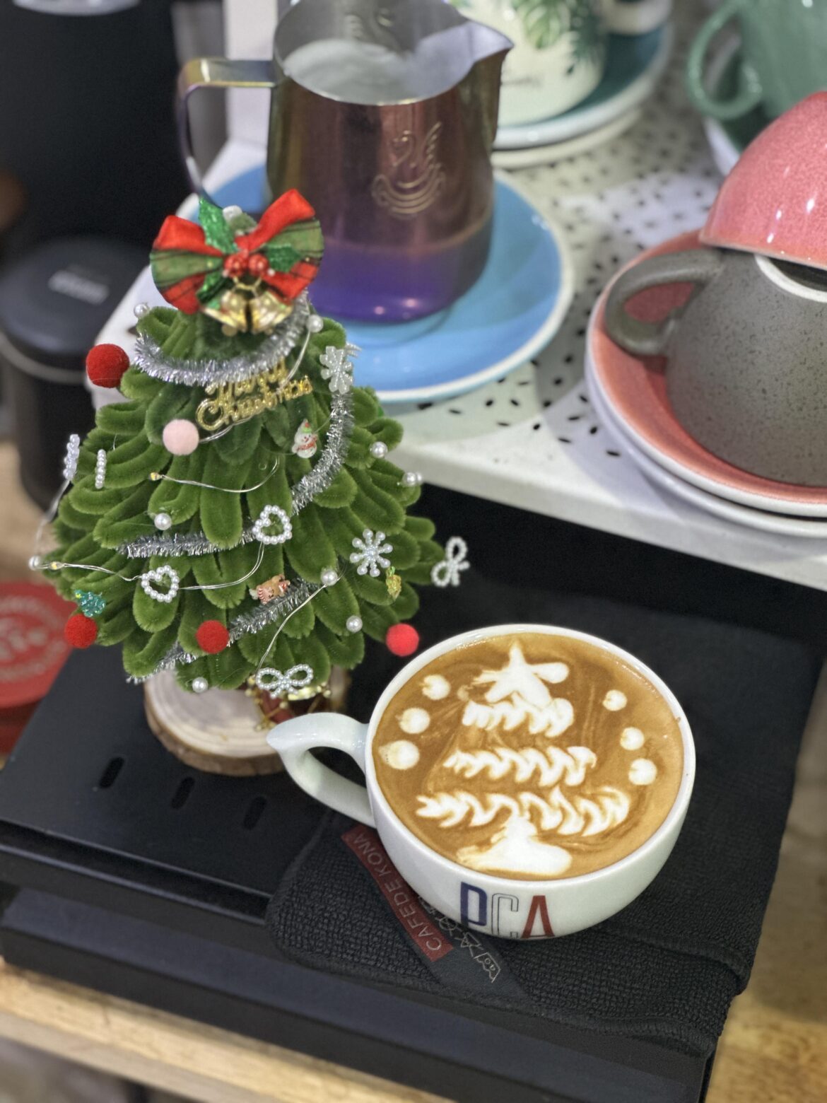 Christmas Tree Latte Art (Easy Pouring Method)
