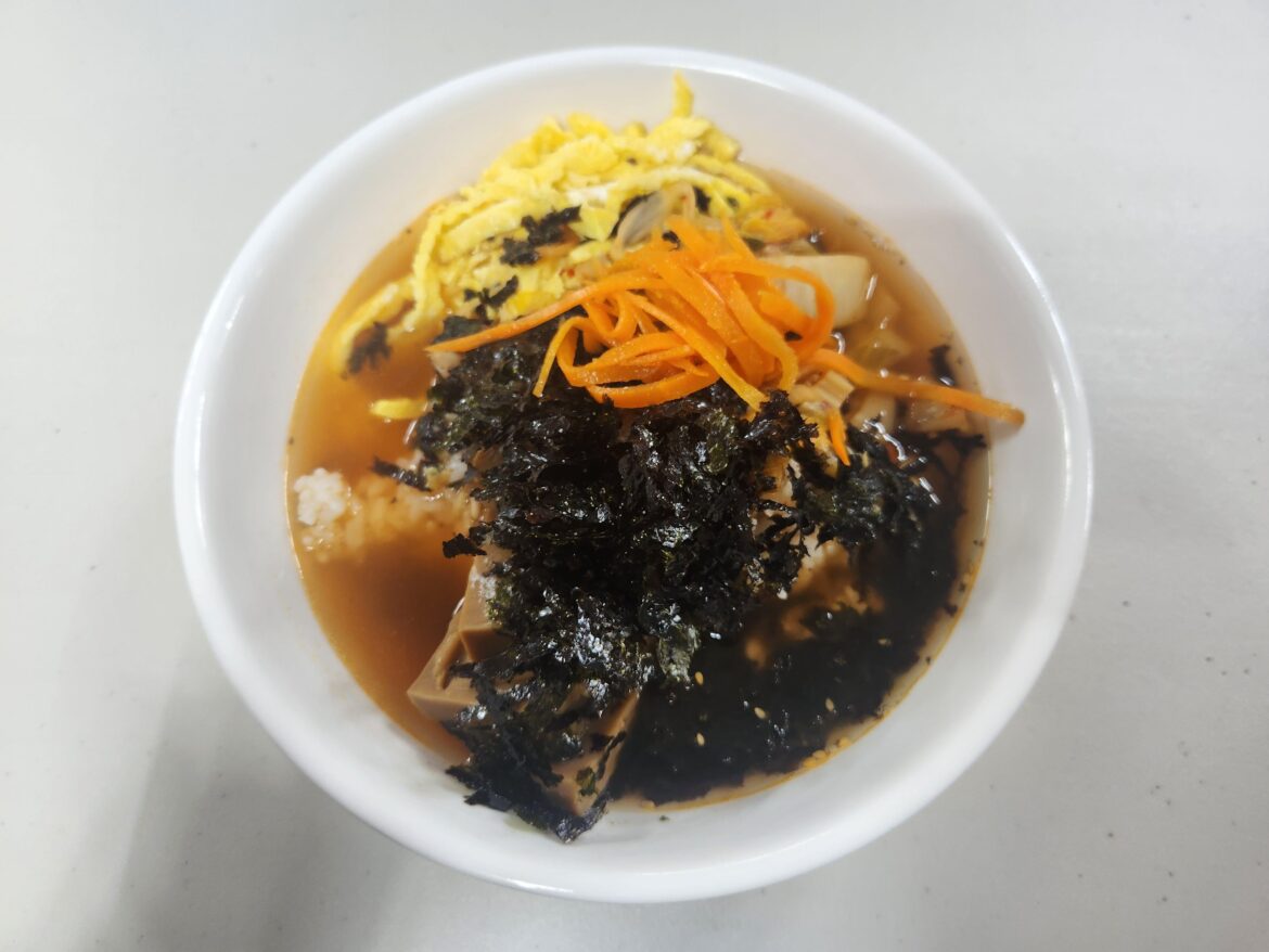 Mukbap(Chilled Acorn Jelly and Rice Soup)