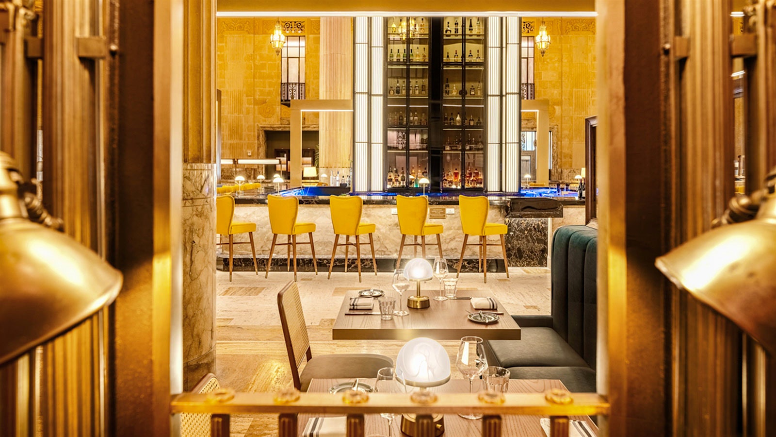 The bar at the center of Tellers in Oklahoma City