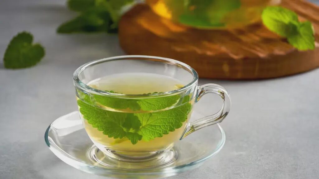 Lemon Balm Iced Tea