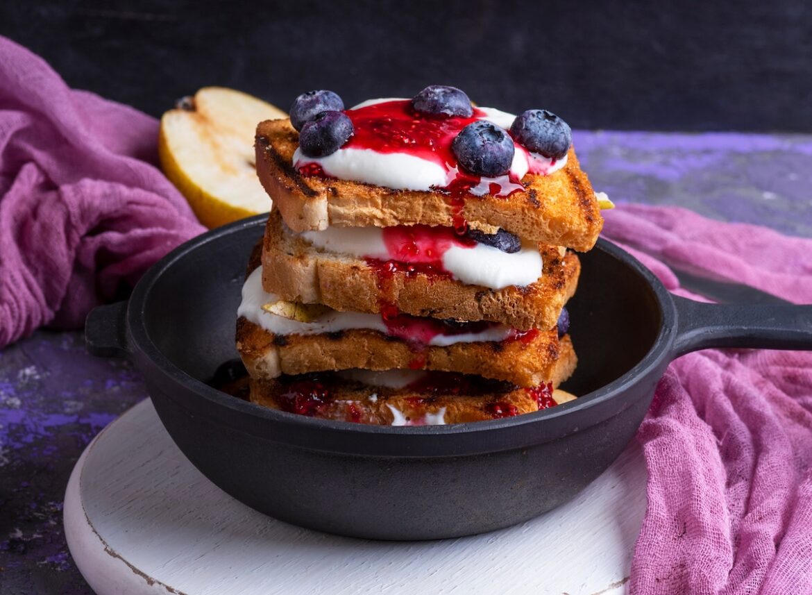 5 Chain Restaurants With the Best Stuffed French Toast, According to Chefs