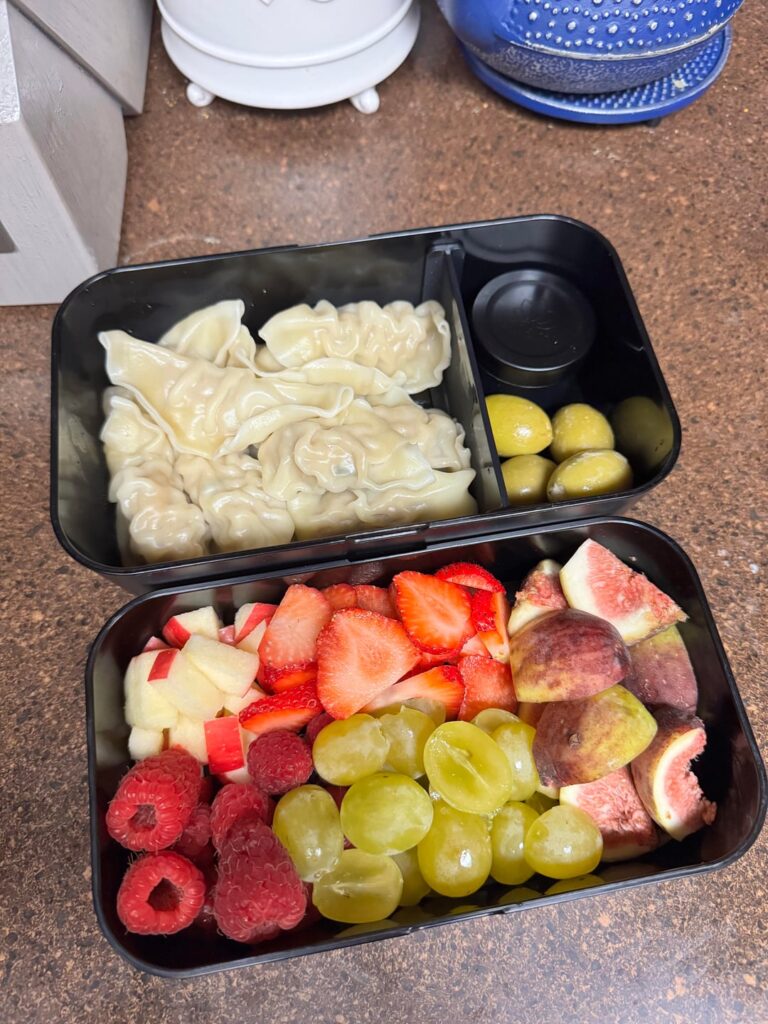 Another day another bento box lunch I made. 494 calories