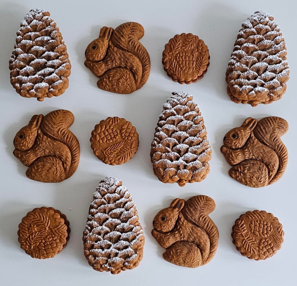 Gingerbread sandwich cookies