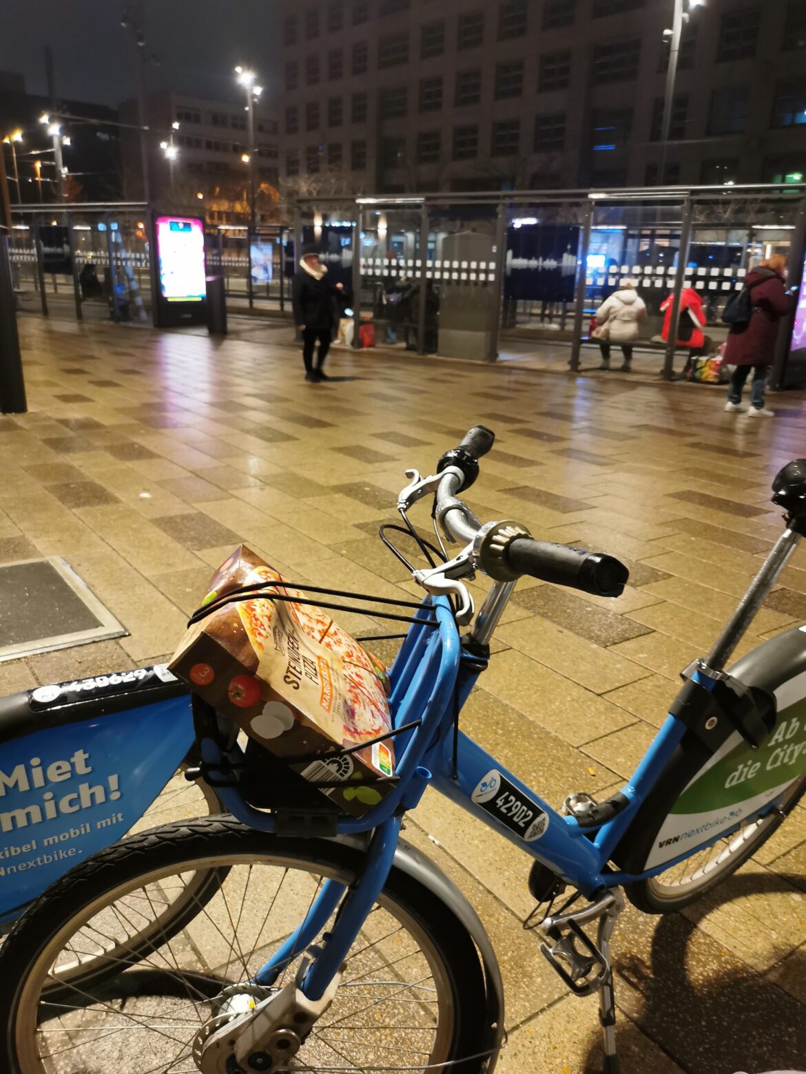 Someone left his pizza behind.