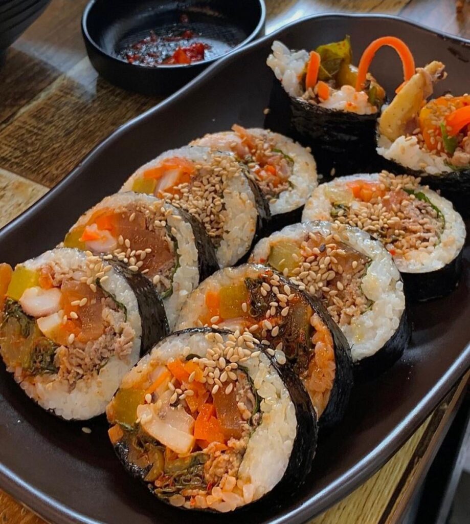 Just look at this incredible cross-section! These K-rolls are stuffed with gourmet beef and fresh, vibrant vegetables. The deep, nutty aroma makes it impossible to eat just one piece [I Ate]