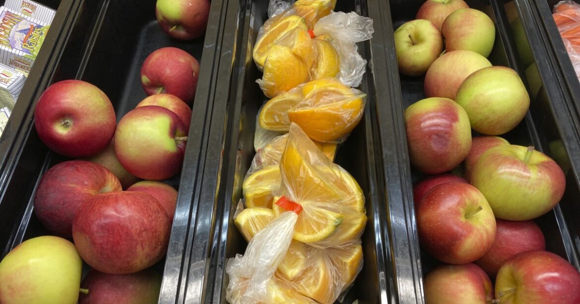 Bill moving through Florida Senate addresses food waste in schools Bill moving through Florida Senate addresses food waste in schools