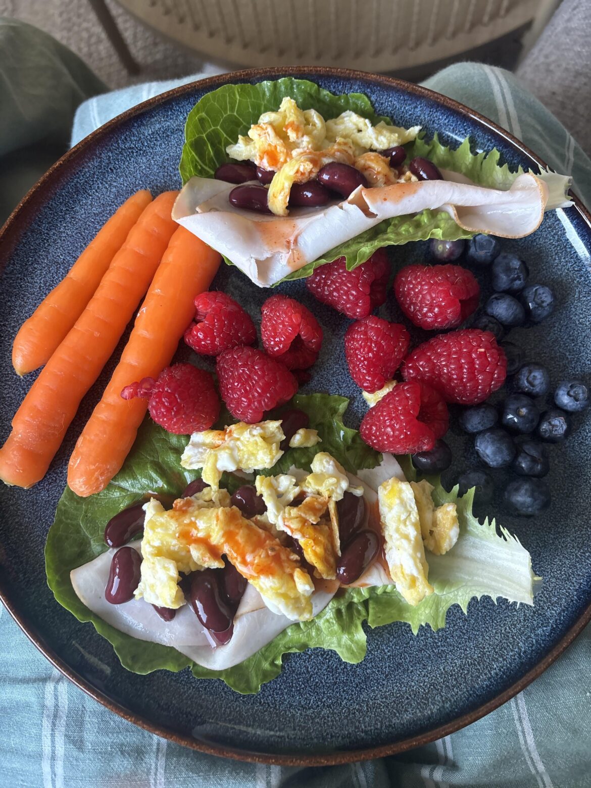 Everyday breakfast under 300 calories. Used turkey ham and no oil for the eggs💅🏼