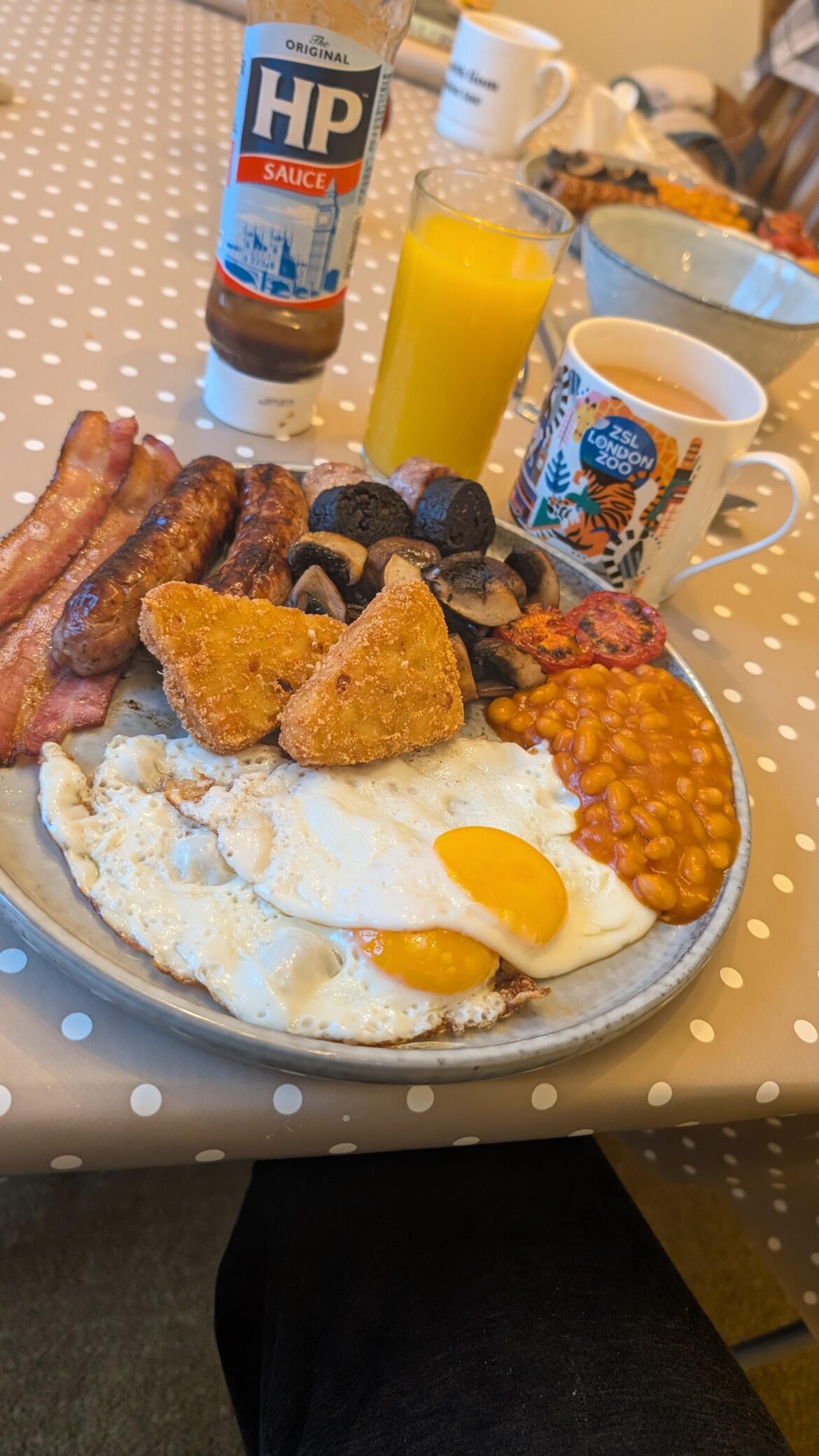 Not my finest presentation but my goodness this was a good fry up. Special shout to the hogs pudding.