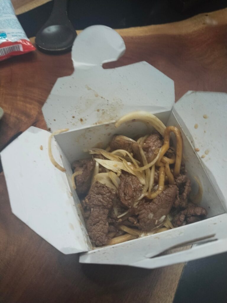 How many kcal in bulging noodles takeaway?