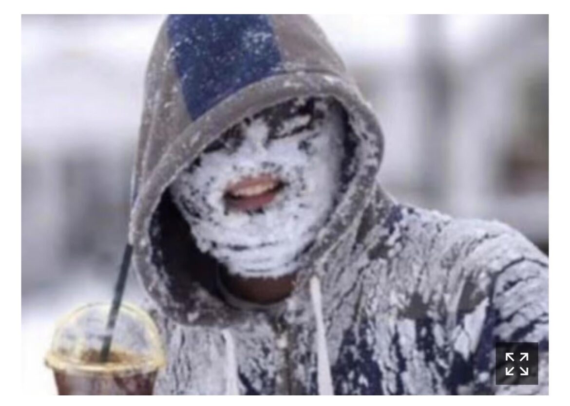 얼죽아(eoljuka)=iced Americano even in winter