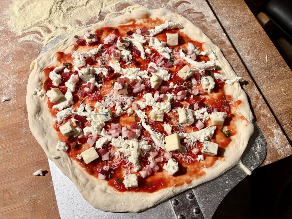 Mozarella, Gorgonzola, Guanciale - Tonno - Salami