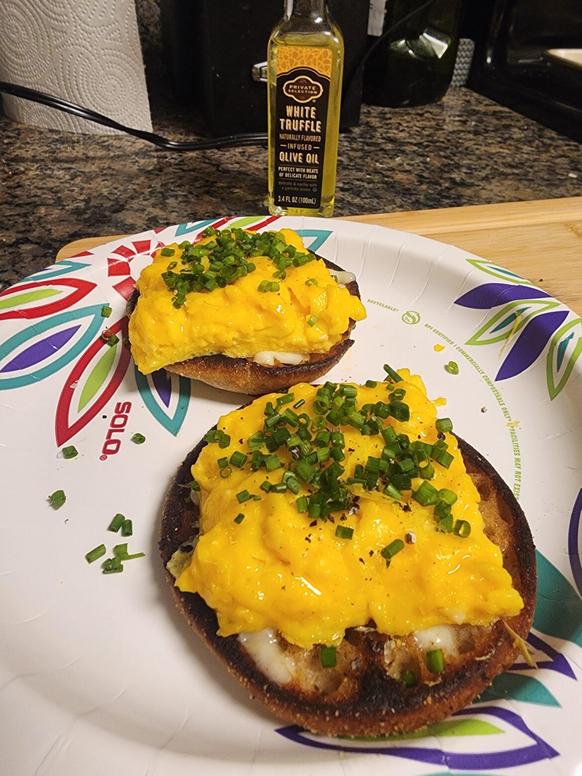 Fkn scambled eggs on english muff