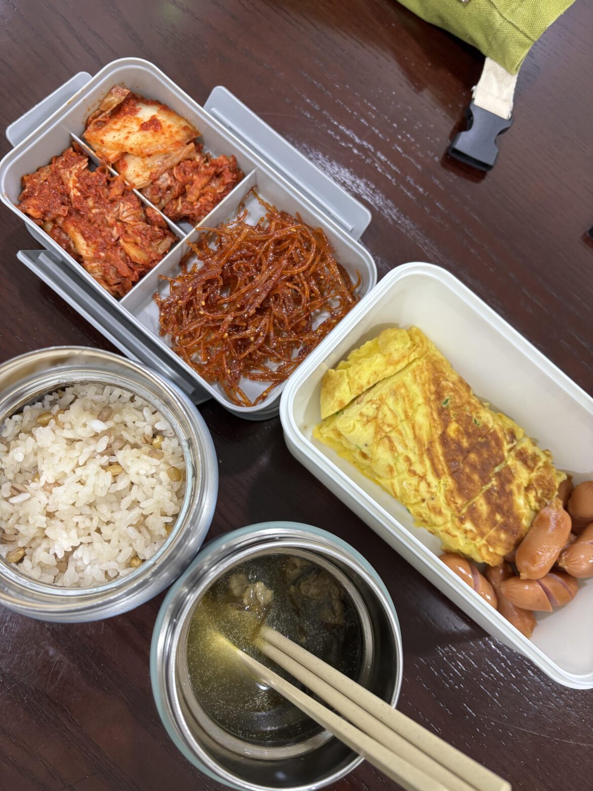 A typical Korean homemade lunchbox A typical Korean homemade lunchbox