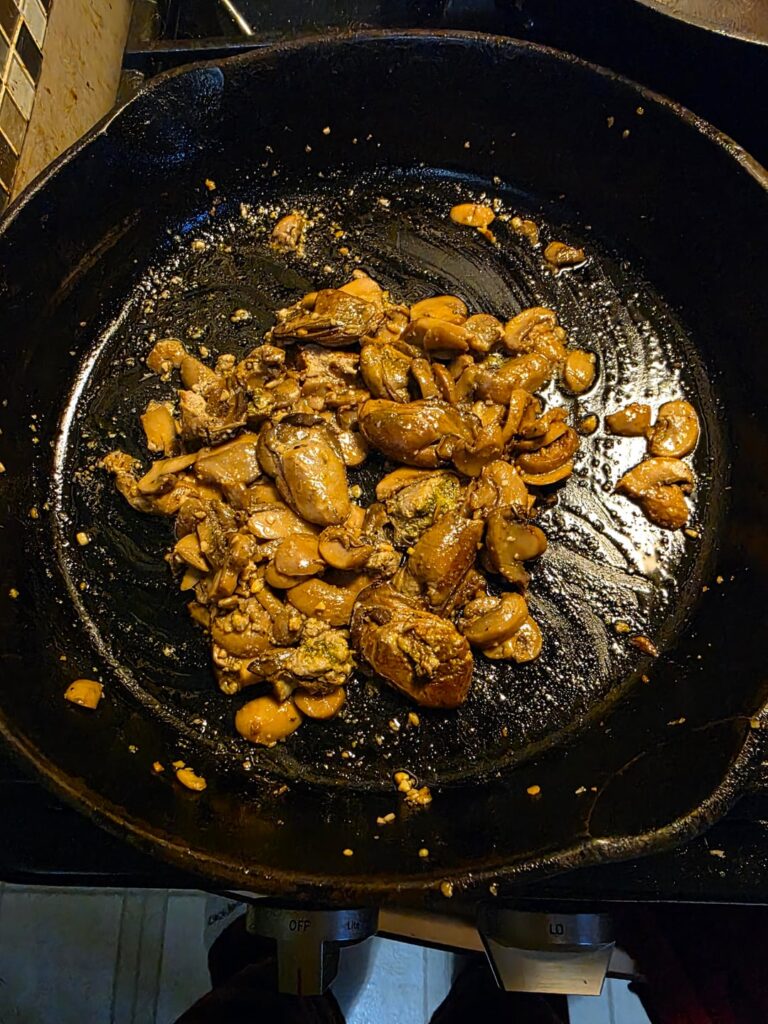 First New Year's Eve alone, figured I'd make myself some oyster and mushroom alfredo-ish pasta to cheer me up