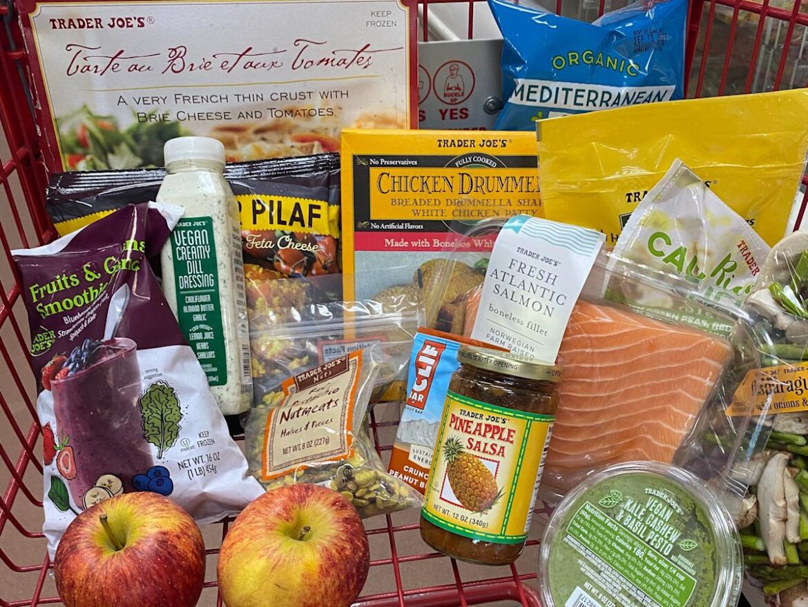 I’m a dietitian on the Mediterranean diet. Here are 12 things I buy at Trader Joe’s when I don’t feel like cooking. INSIDER