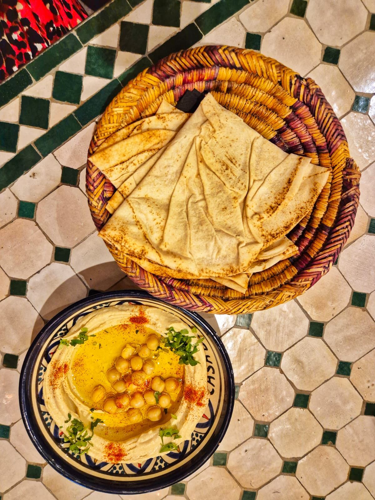 Typical dishes on the dinner menu include a range of classic mezze