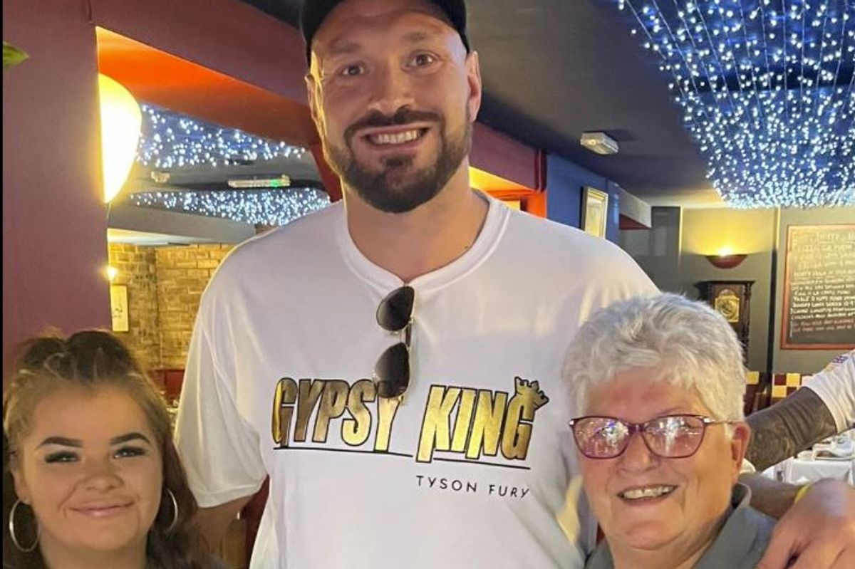 Tyson Fury with staff at Puccini in Newcastle