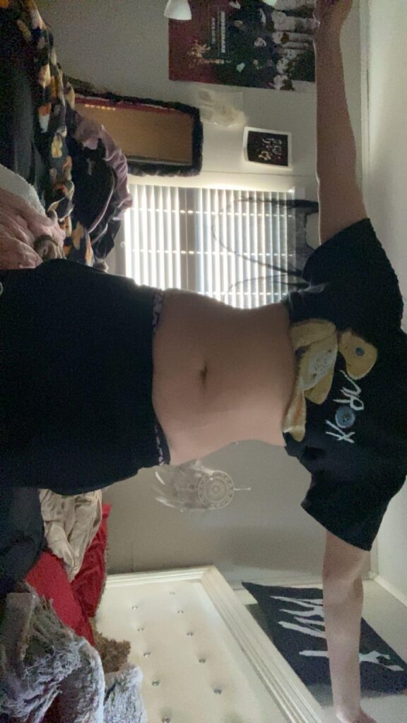 I am 6’0,18 and 207lbs. I want to be skinny before summer or even spring!realistically, how many calories per day what lead me to that goal? i dont know a goal weight. maybe 180? i mostly go to work during the week but it wouldnt kill me to walk. any advice ?