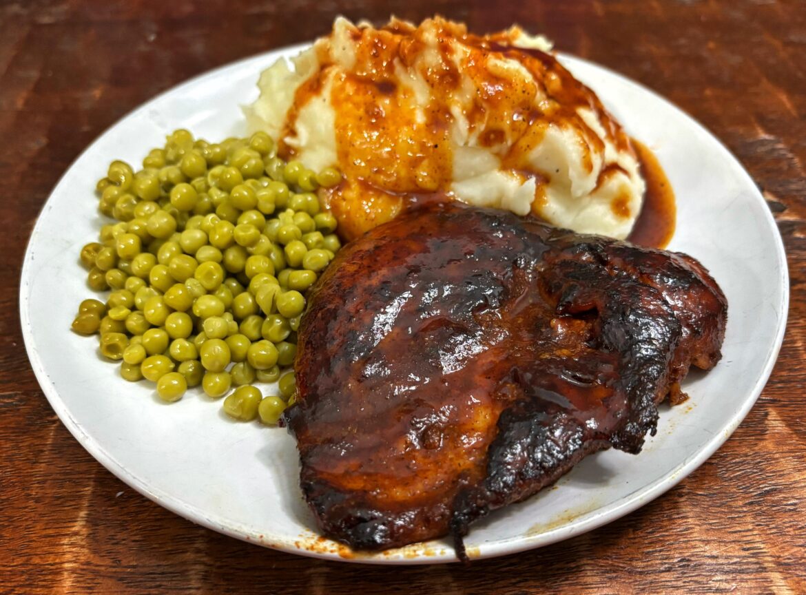 BBQ Chicken, garlic mashed potatoes and peas.