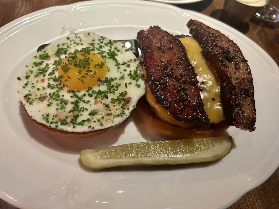 Au Cheval did not disappoint