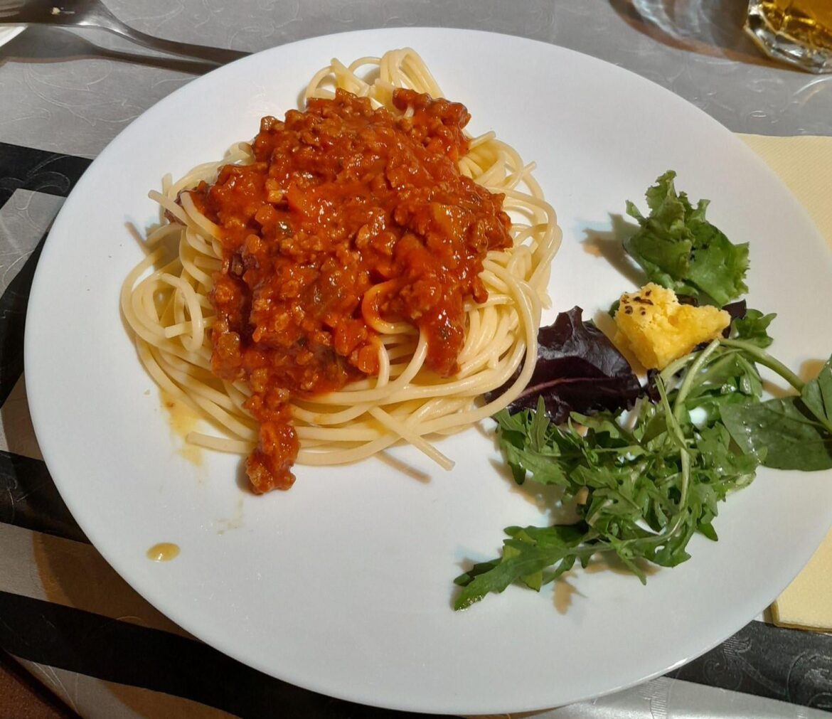 homemade spaghetti bolognese