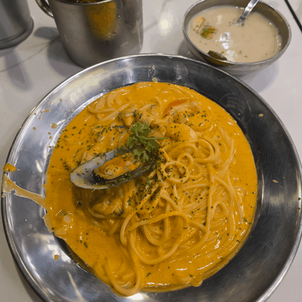 Tomyum seafood pasta😋