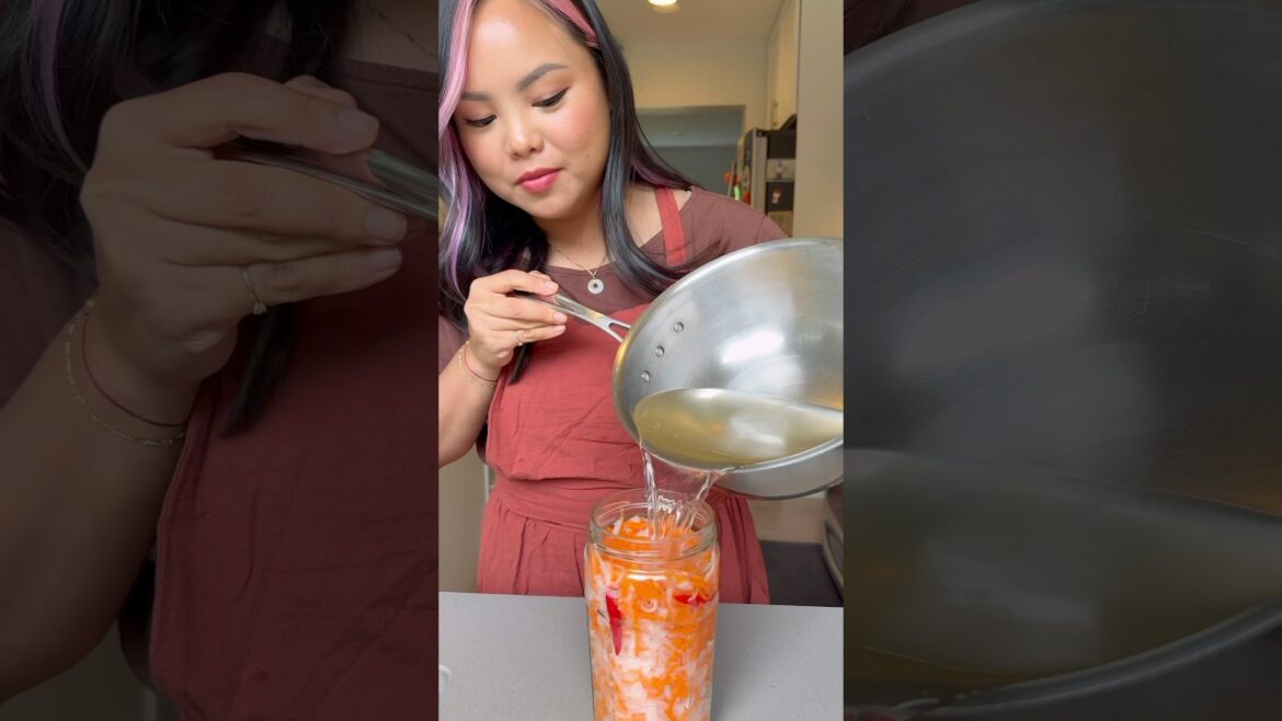 Quick pickles: Carrots and Daikon #recipe #pickle