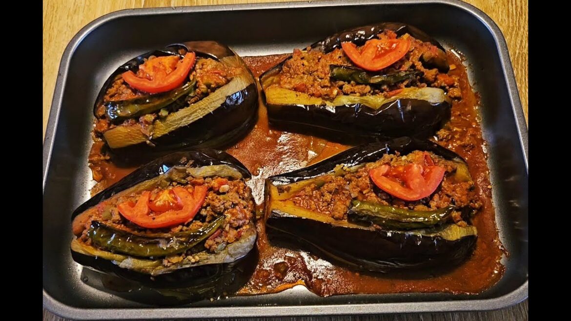 Karniyarik (Aubergines farcies à la turque/Turkish stuffed eggplants) Eng sub