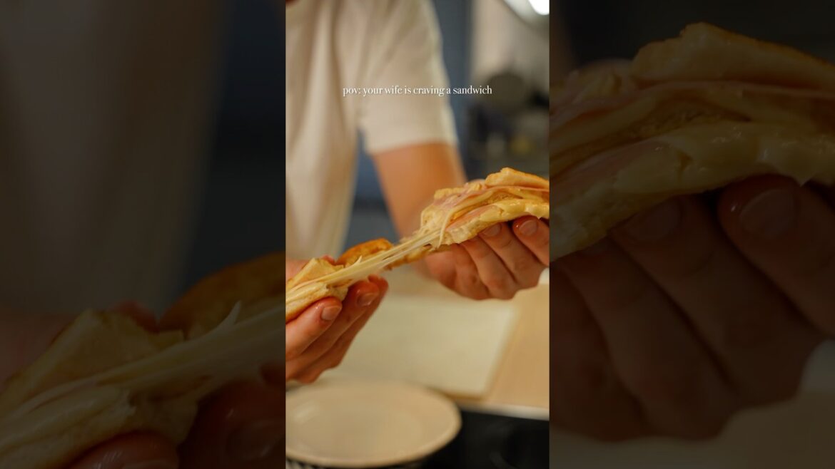 Monte Cristo Sandwich. Recipe ↓ #sandwich #toast #montecristo #easyrecipe #snack #sandwichrecipe