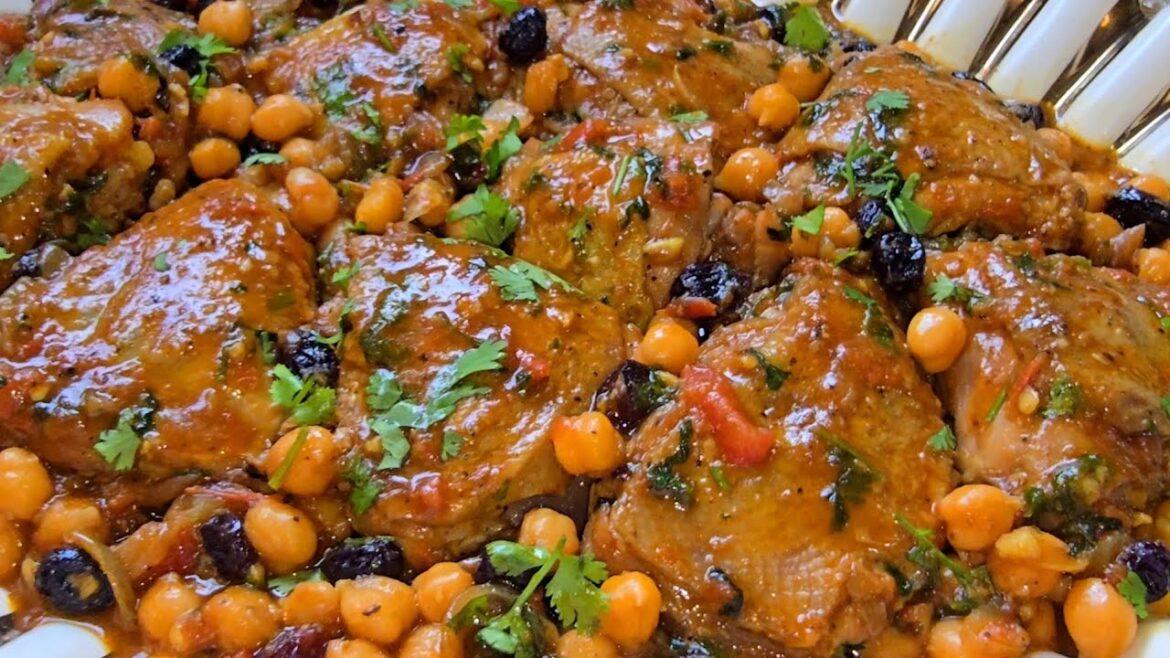 Moroccan Chicken & Chickpea Stew – Easy and Flavorful Dinner Recipe!