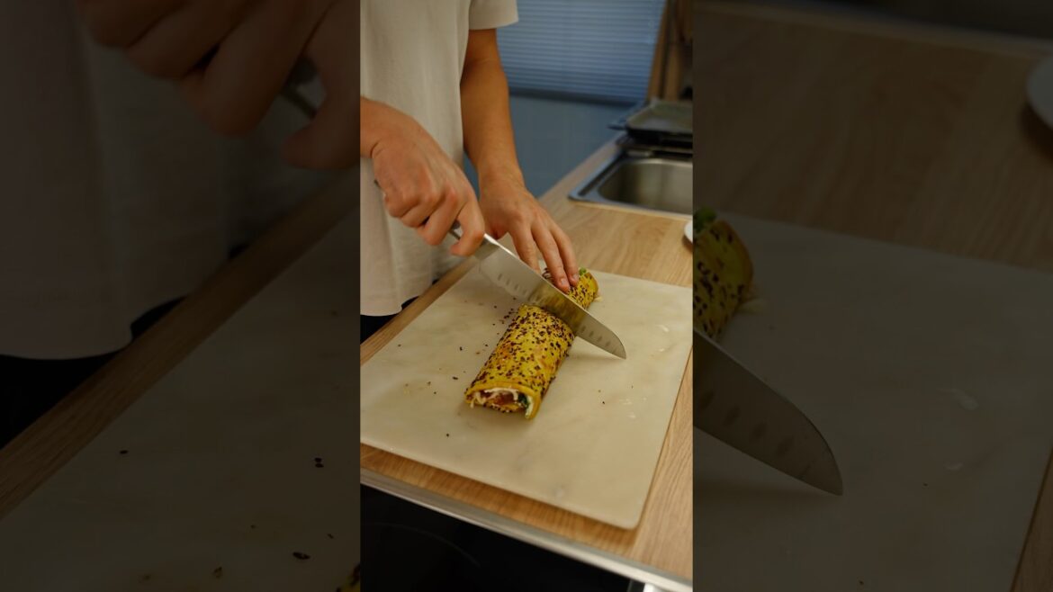 Avocado-Based Wrap (no flour). Recipe ↓ #wrap #avocado #tortilla #easyrecipe #recipe #recipes