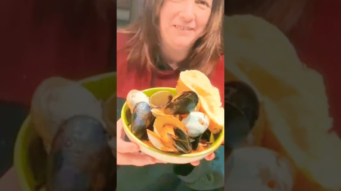 Ciopinno  On Christmas Eve - A Italian American Family Tradition #shorts