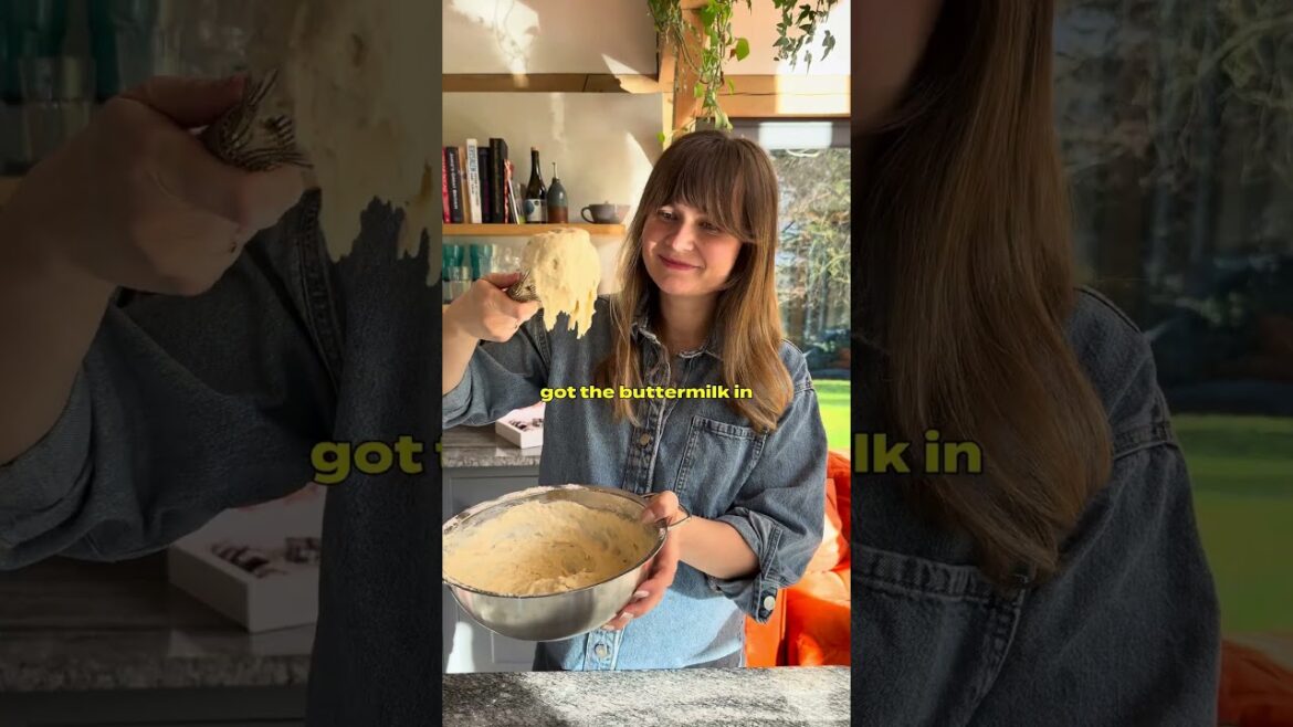 The fluffiest buttermilk pancakes #recipe #americanpancakes #thickandfluffy #easy