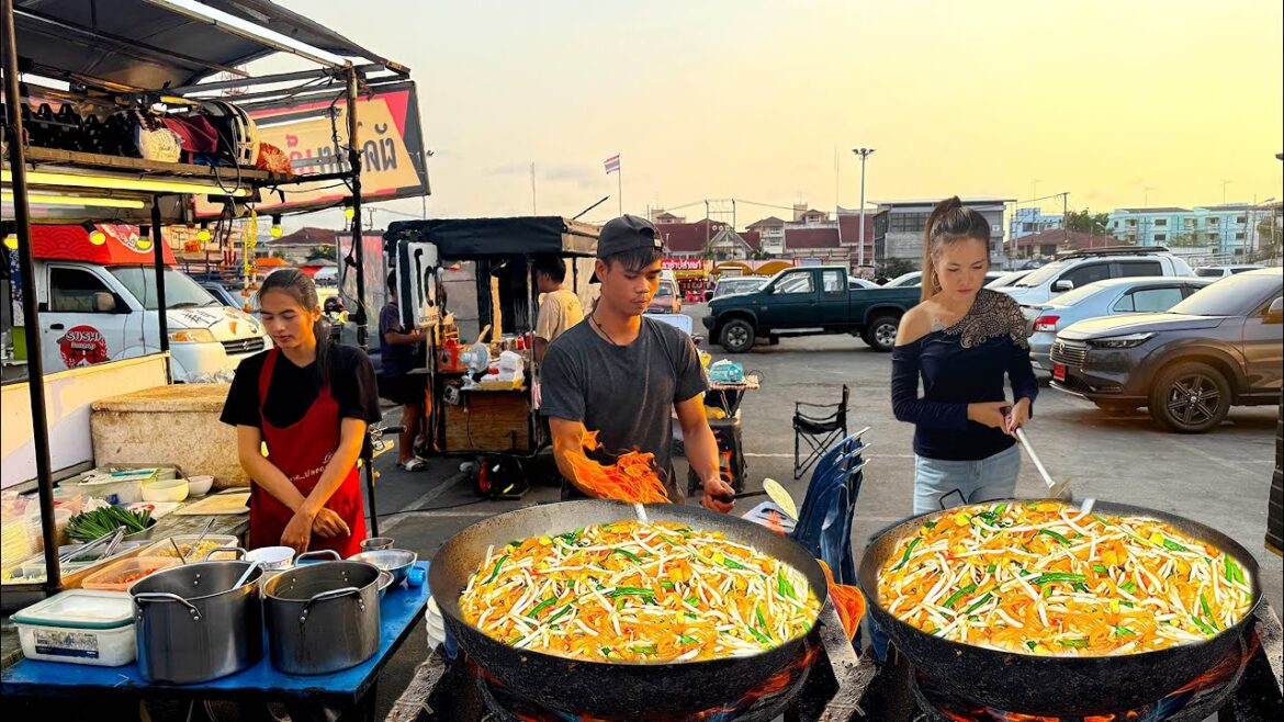 Amazing Skilled Chef Cooking Pad Thai Non-Stop | Street Food