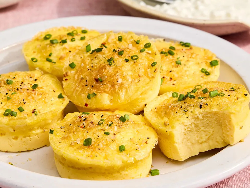 Photographer: Robby Lozano / Food Styling: Isabelle Easter / Prop Styling: Josh Hoggle