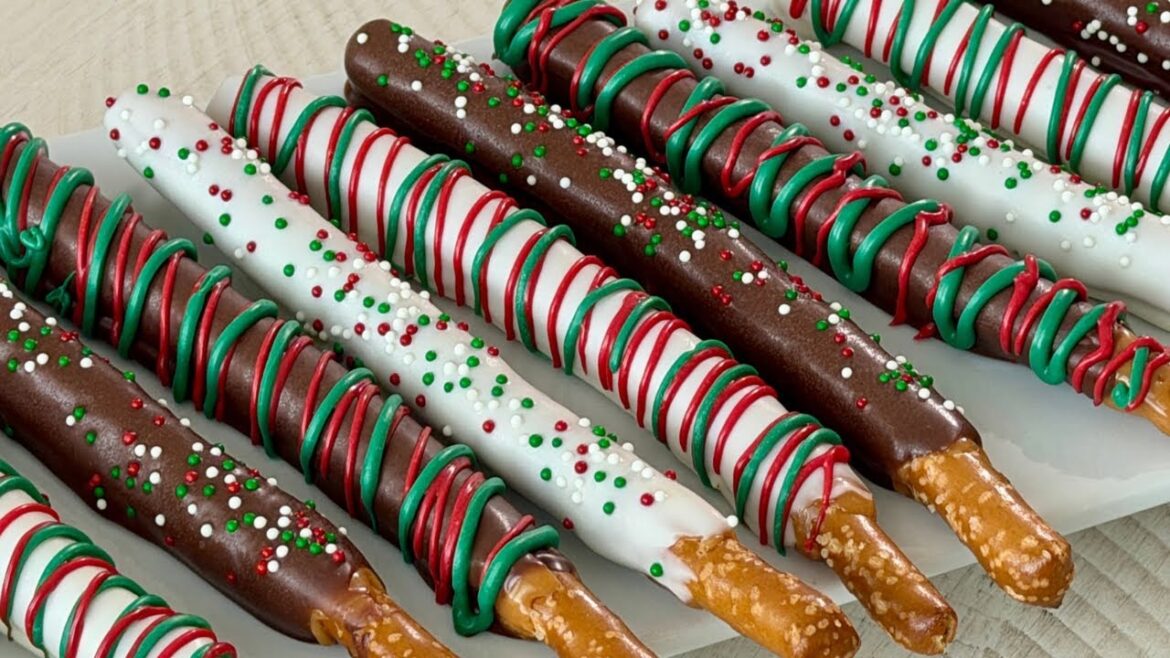 How to Make Christmas Chocolate Dipped Pretzels