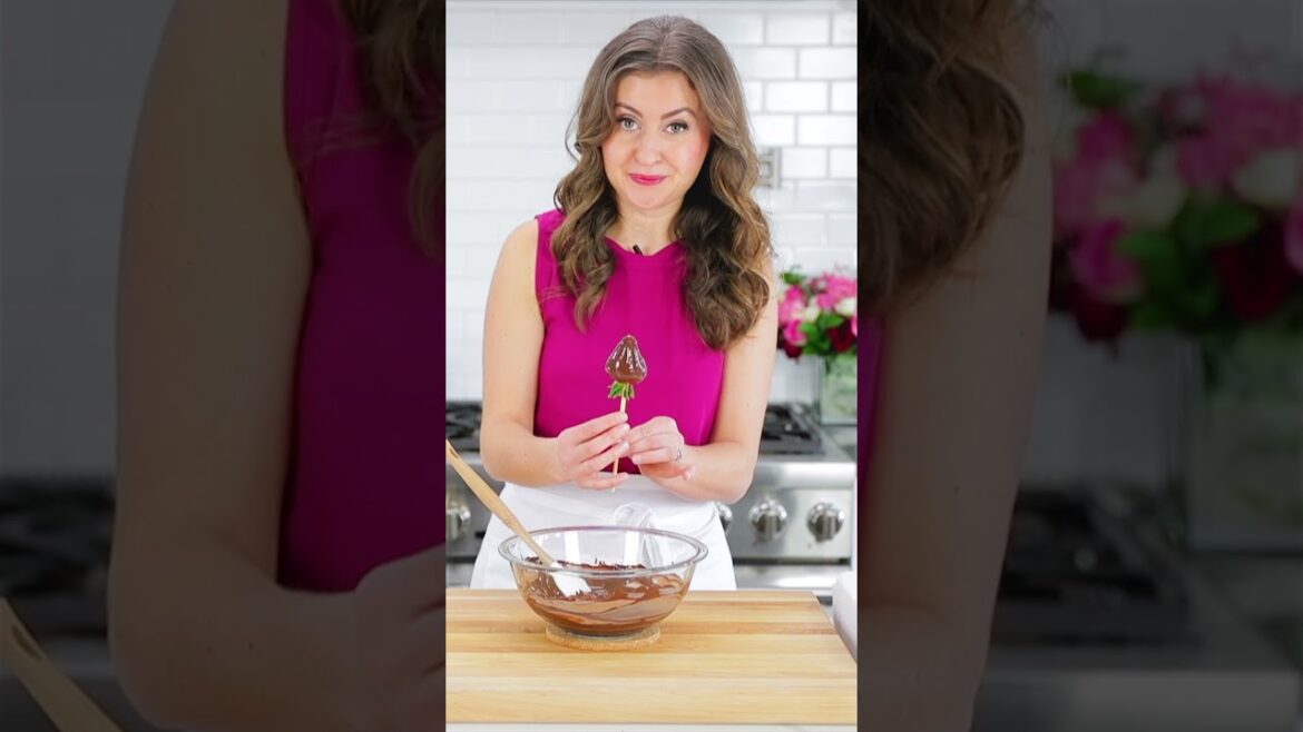 Chocolate-Covered Strawberries That Never Fail #shorts