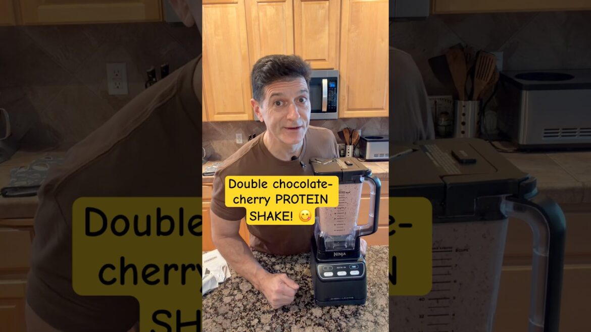 How to make a chocolate cherry protein shake in the Ninja blender! #protienshake #ninja #healthy