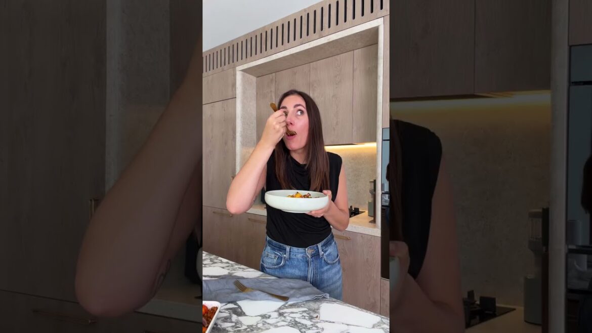 Sweet and Spicy Mediterranean Bowl with Mint Yogurt Sauce