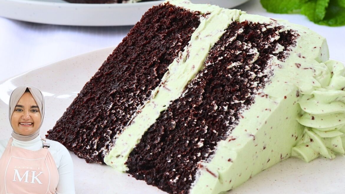 If you love mint chocolate, you NEED this MINT CHOCOLATE CAKE!