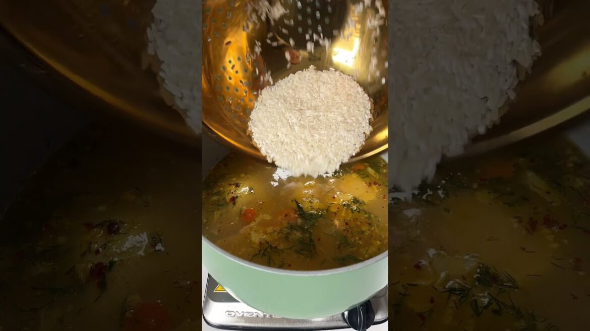 Garlic Chicken And Rice Soup #souprecipe