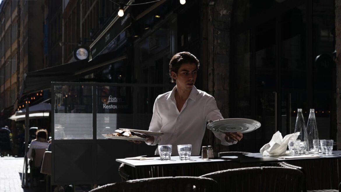 French restaurants face hiring crisis with 120,000…