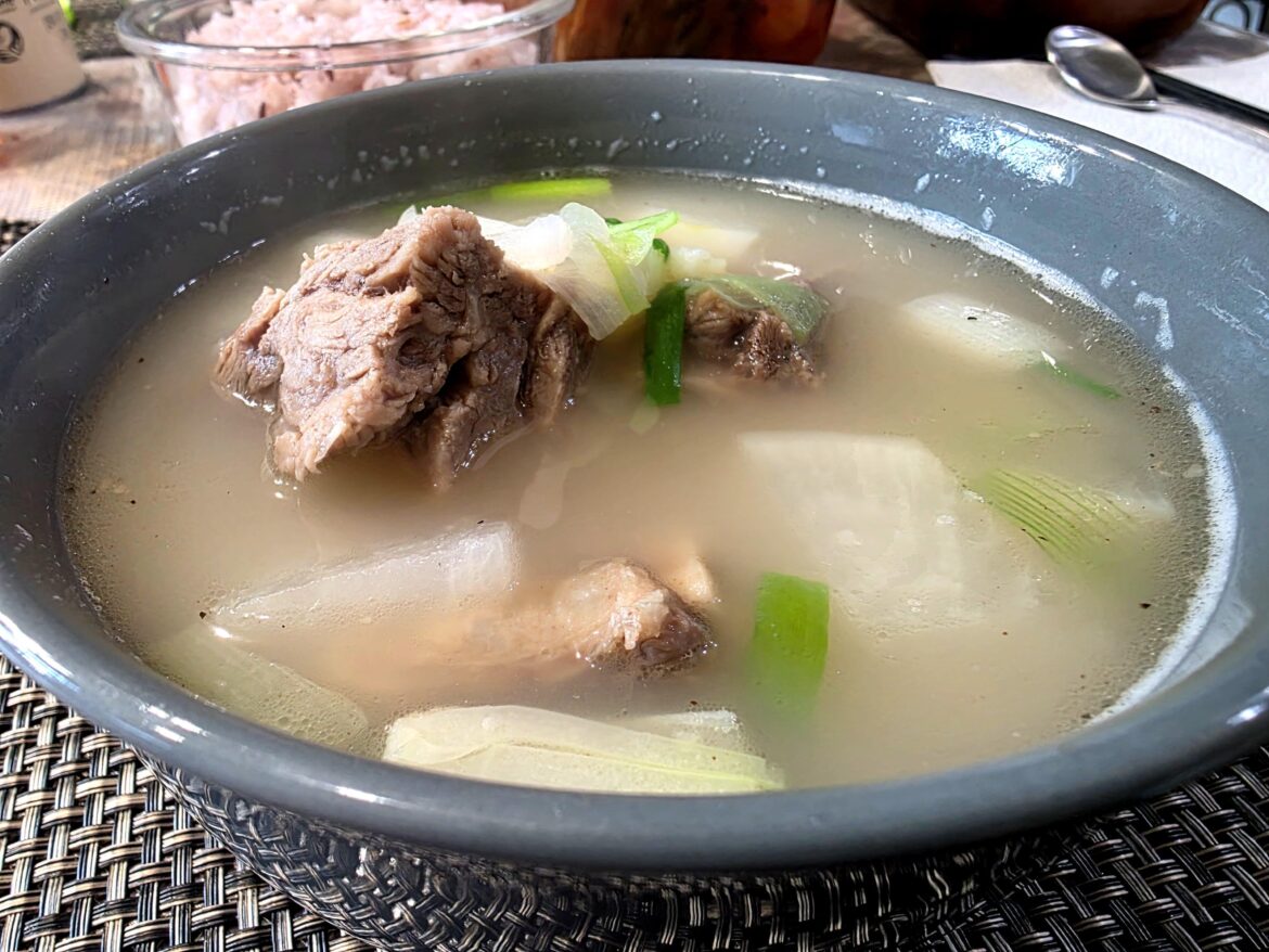 Korean Beef Rib and Radish (Mu) Soup