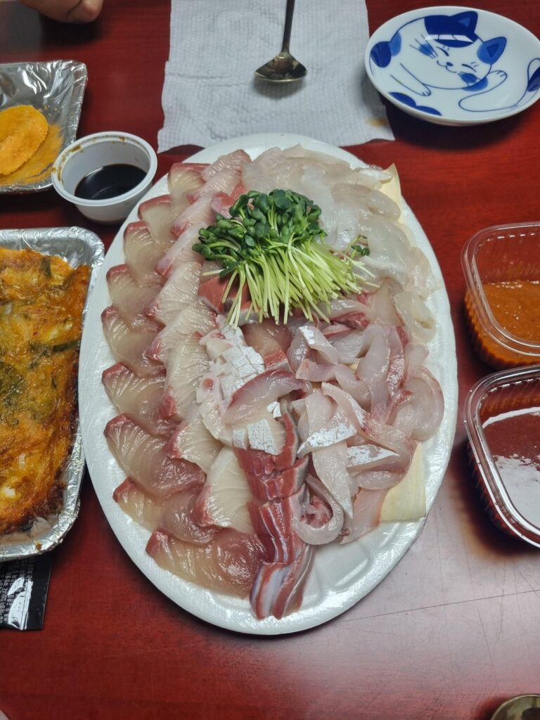 yellowtail sashimi 대방어 회