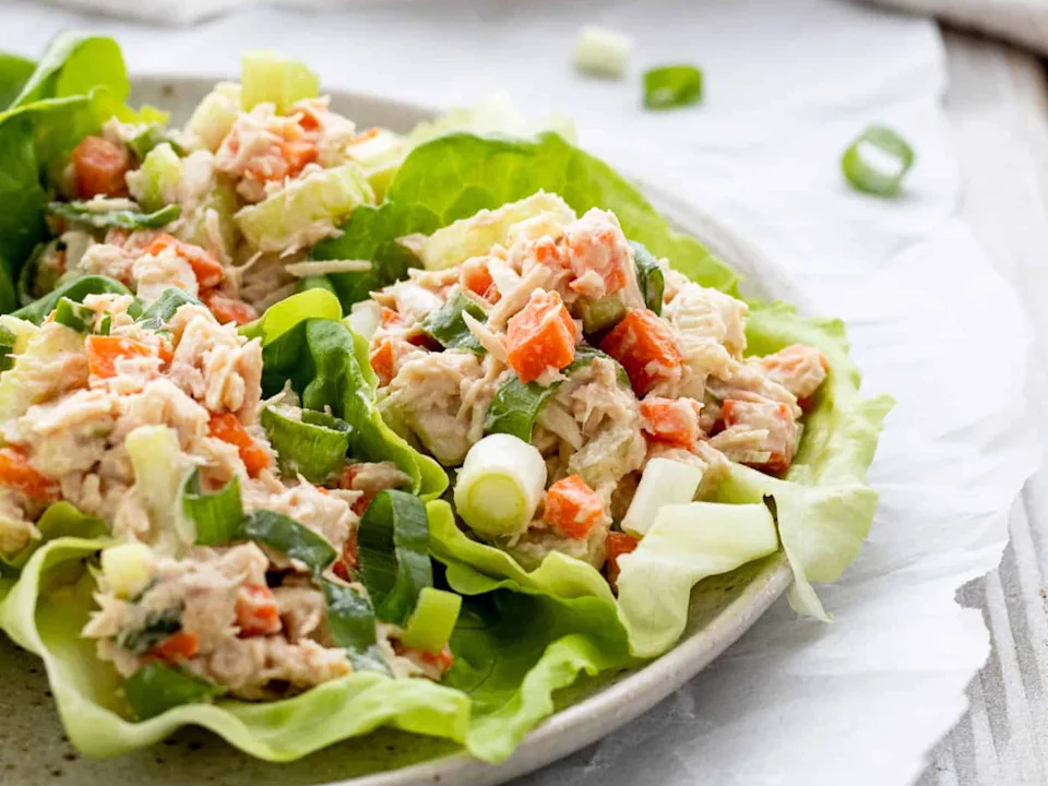 Mayo-Free Creamy Tuna Lettuce Wraps