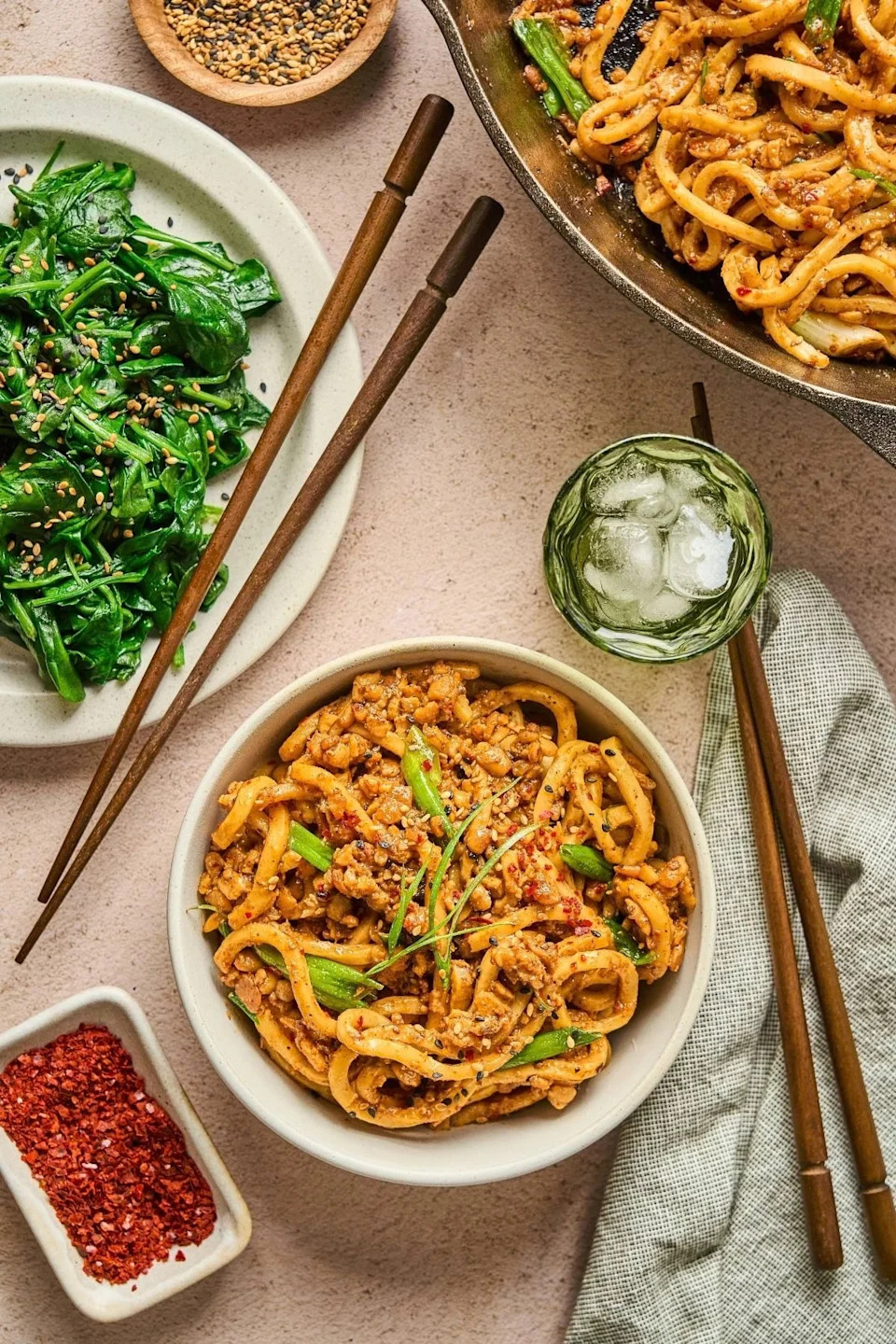 Miso Chili Tempeh Noodles - Photo Credit: xoxoBella.