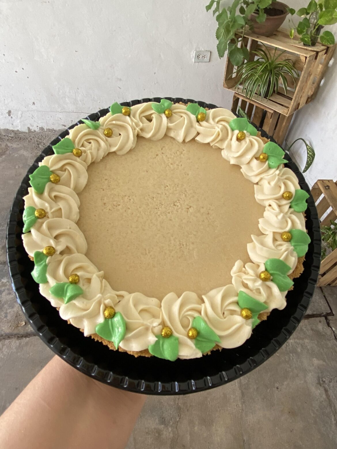 cheesecake with roses