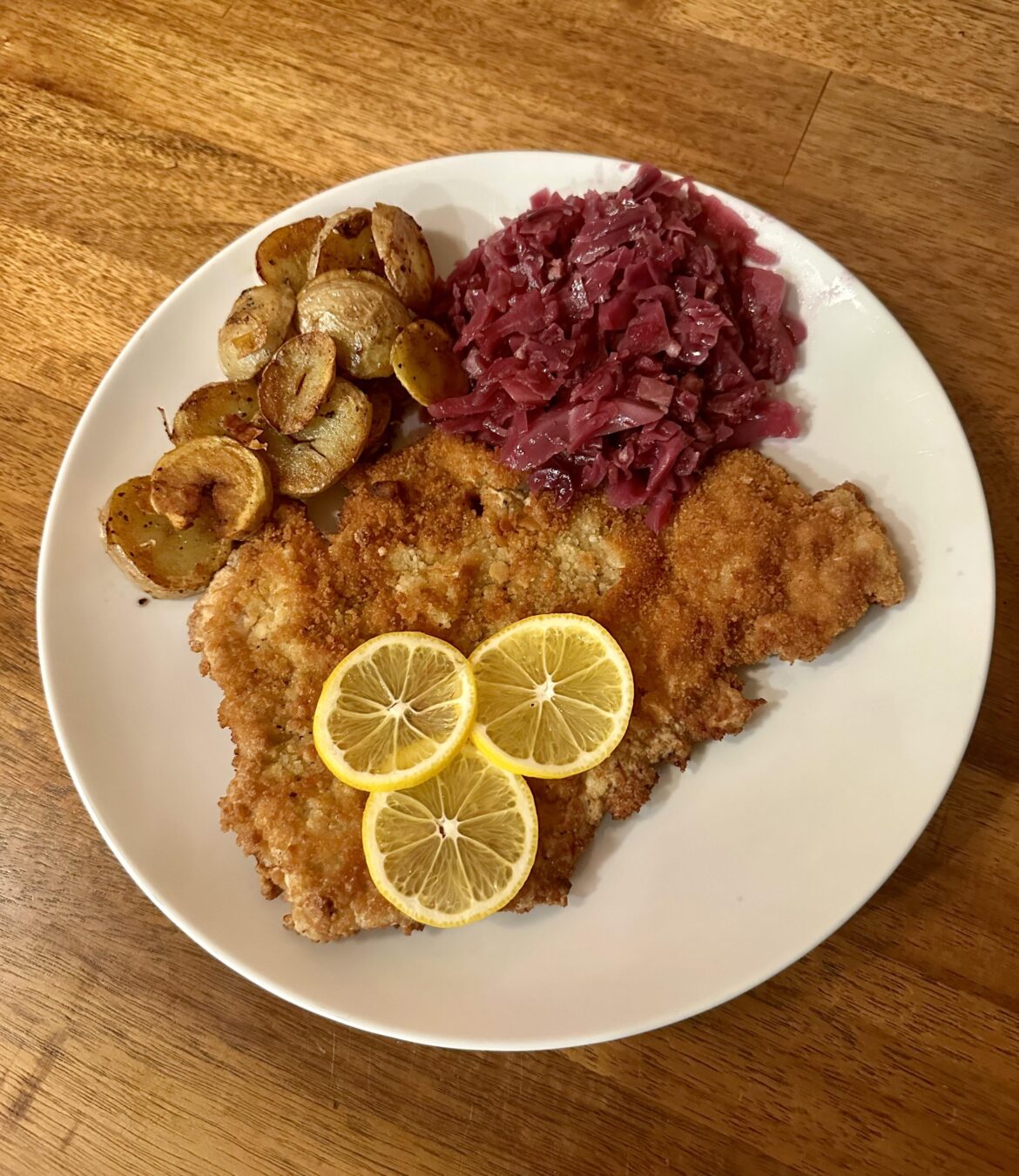 [homemade] Pork Cutlet with German Red Cabbage and Fried Potatoes