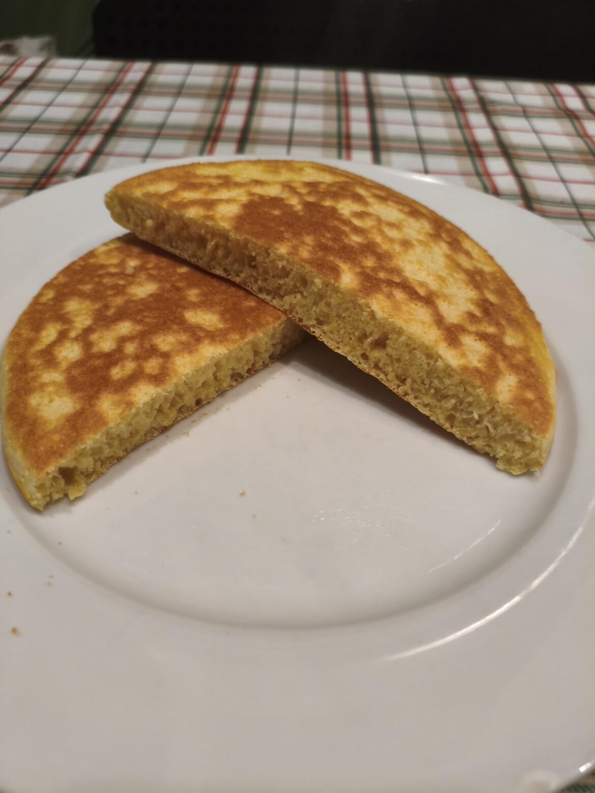 Simple fluffy pancakes