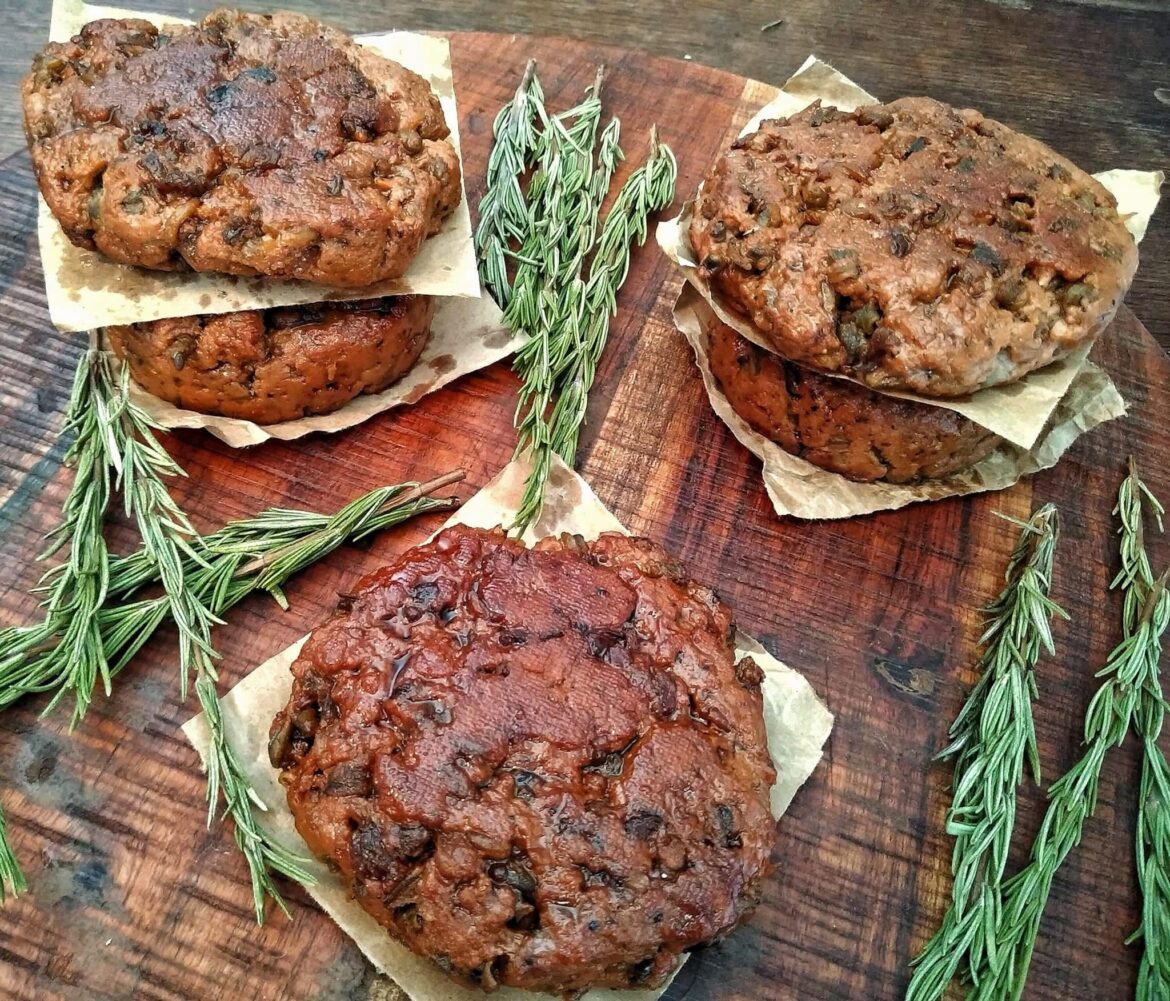 Seitan lamb and mushrooms burgers